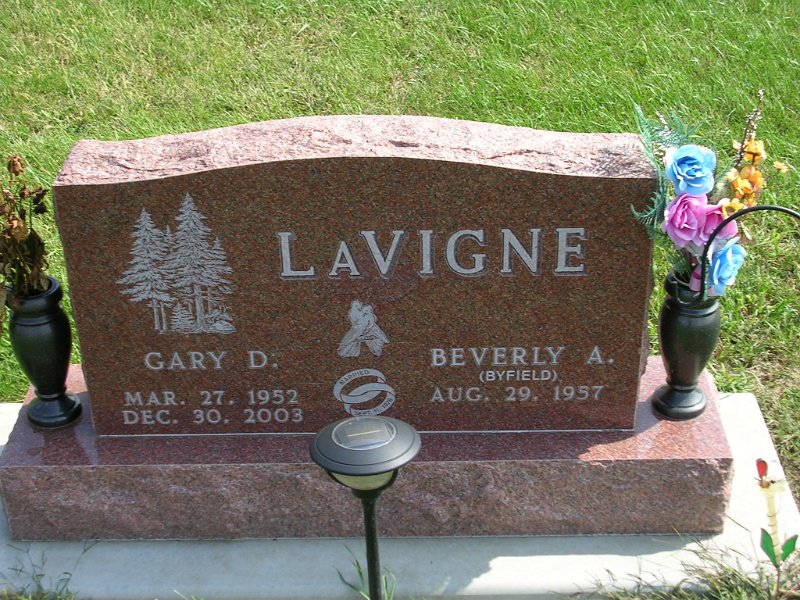 Gary D. LaVigne Grave Photo
