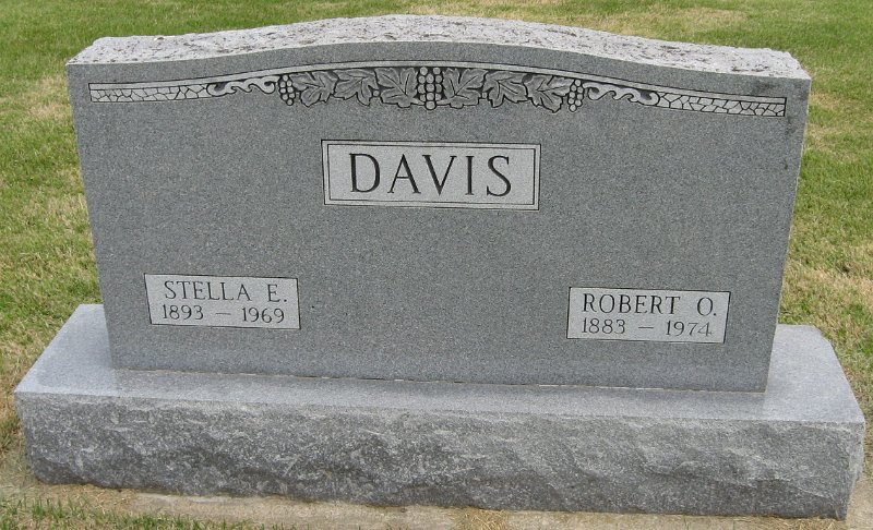 Robert O. Davis Grave Photo