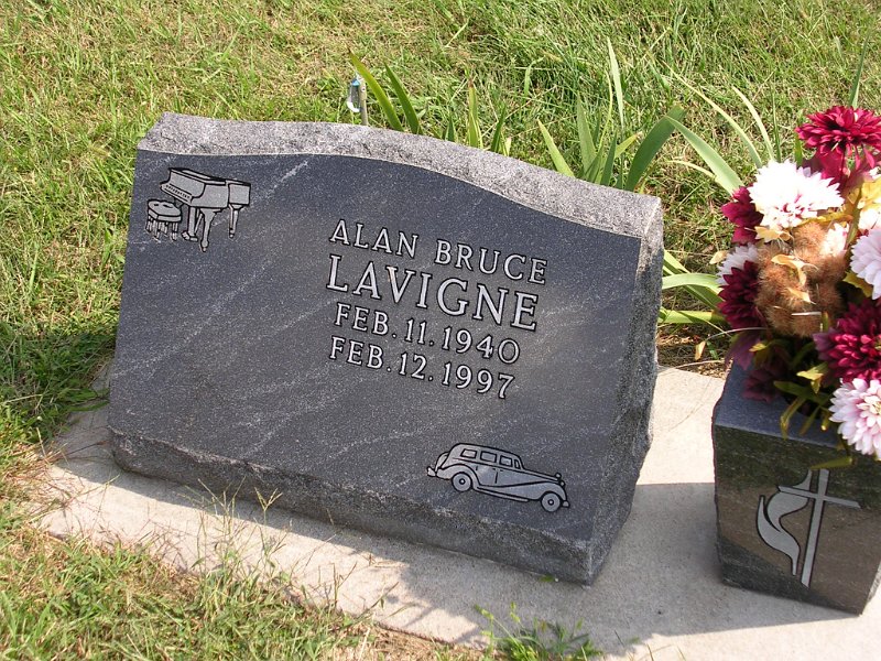 Alan Bruce Lavigne Grave Photo