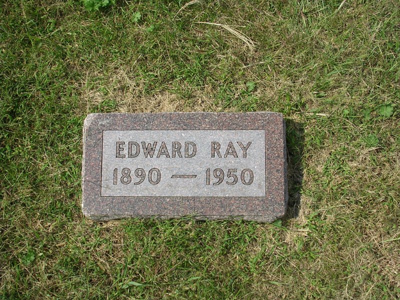 Edward Ray Lyons Grave Photo
